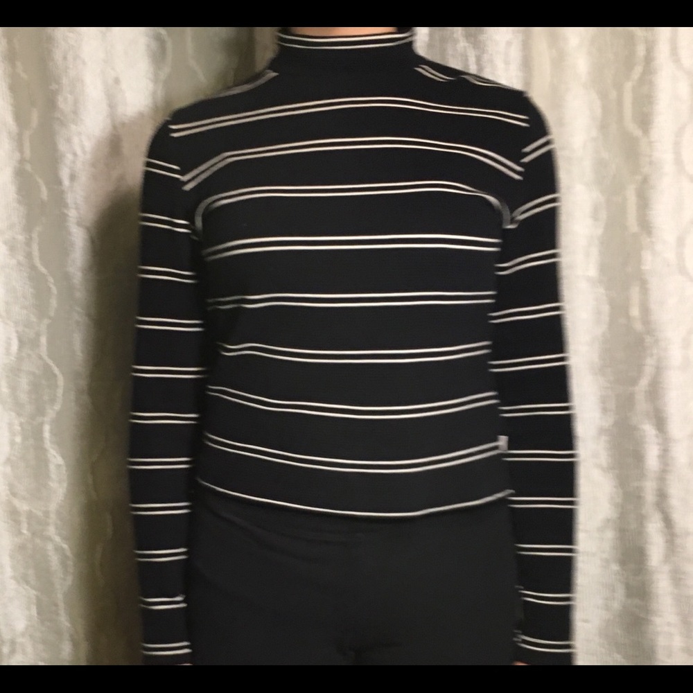 Levi’s mock-neck top